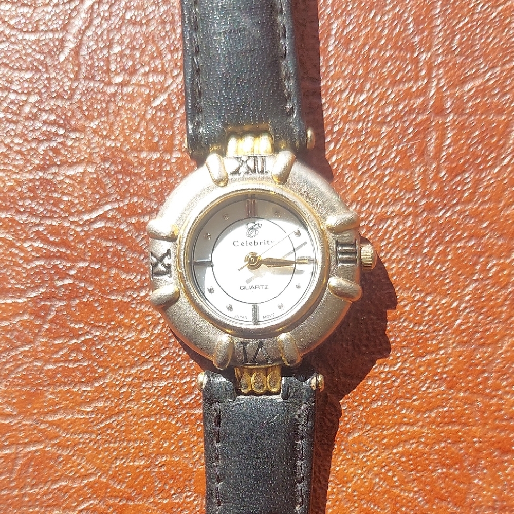 Vintage Celebrity Quartz Two-Tone Roman Numeral Watch (Tested/Working)